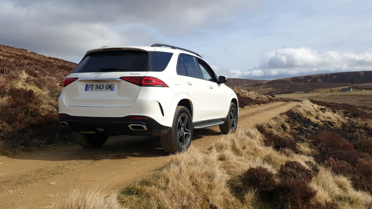 Avec son mode "offroad" et des suspensions pilotées, le GLE peut affronter les pistes les plus chahutées.