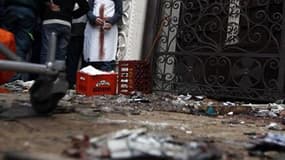 Le bilan de l'attentat commis le soir du Nouvel An devant une église copte d'Alexandrie s'est alourdi à 23 morts, selon l'agence de presse égyptienne Mena. /Photo prise le 1er janvier 2011/REUTERS/Amr Abdallah Dalsh