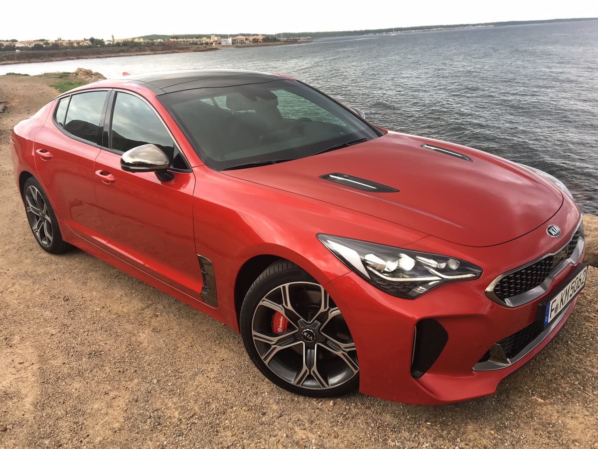 Kia Stinger РІ938С…РІ702