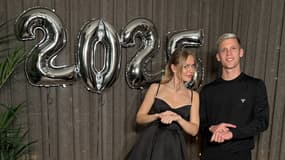 Dani Olmo avec sa compagne, fêtant le Nouvel An, le 1er janvier 2025.