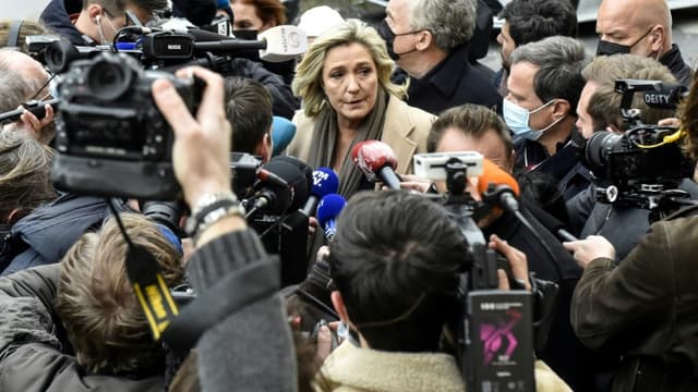 La candidate du RN à la présidentielle Marine Le Pen le 9 janvier 2022 à Cerbère, dans les Pyrénées-Orientales