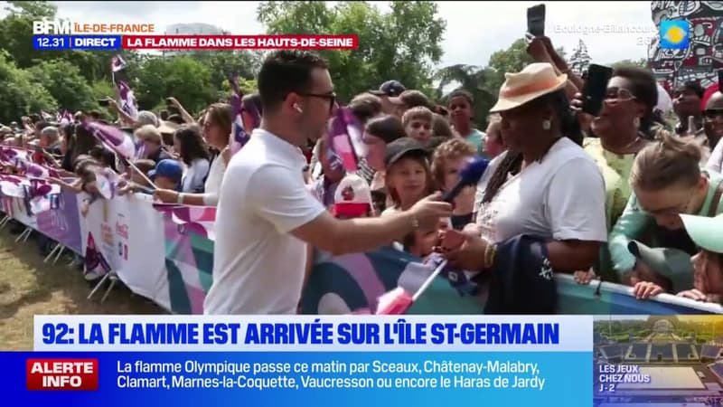 La flamme olympique est arrivée à Issy-les-Moulineaux, sur l'île Saint-Germain