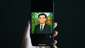 Un profil d'utilisateur Facebook affichant une image générée par l'intelligence artificielledans le style de l'animation du Studio Ghibli à Bangkok, le 2 avril 2025.