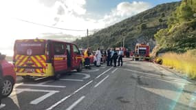 53 pompiers ont été déployés à Villefranche-sur-Mer après le crash d'un hélicoptère.