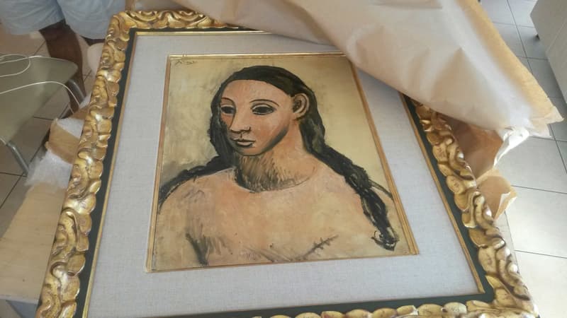 Une demande d'autorisation de sortie du tableau de Picasso à destination de la Suisse a été déposée jeudi au bureau des douanes de Bastia, ville à proximité de laquelle se trouvait le bateau.