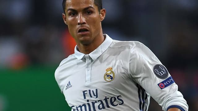 Cristiano Ronaldo a ajouté une petite Mercedes à sa collection.