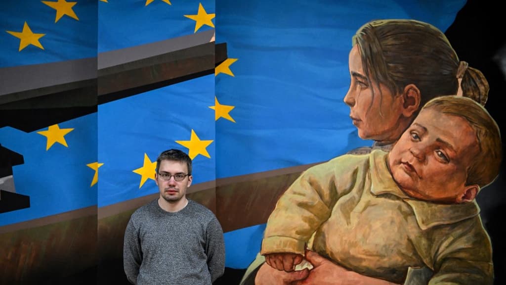 Fyodor Kokin, responsable scientifique du musée d'histoire contemporaine de Moscou où est organisé une exposition dédiée à la cruauté de l'Otan, le 5 mai 2022.