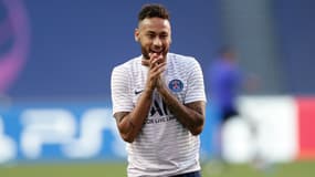 Neymar reste à Paris
