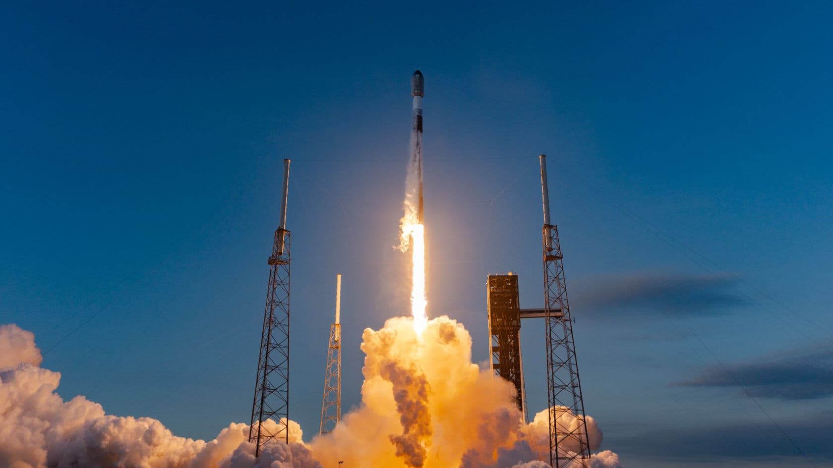 "Il sera peut-être possible de l'observer": l'étage supérieur d'une fusée de SpaceX va s'écraser sur la Lune mercredi