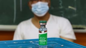 Une dose de vaccin AstraZeneca - Image d'illustration 