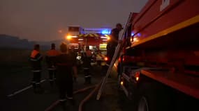 Près de 400 pompiers sont mobilisés dans l'Aude.