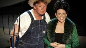 Donald Trump et Megan Mullaly aux Emmy Awards, le 18 septembre 2005 à Los Angeles. 