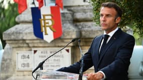 Emmanuel Macron, le 17 août 2023 à Bormes-les-Mimosas dans le Var