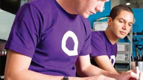 Fondée en 2009, Quirky permettait à des individus contributeurs et inventeurs de se rencontrer et de créer ensemble des produits via un réseau social en ligne.