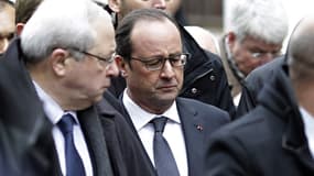 François Hollande arrive au siège de Charlie Hebdo, le 7 janvier 2015