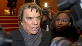 Bernard Tapie conteste le chiffre de 400 millions d'euros.