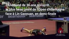 À plat ventre sur le sol, il marque le point de l'année en tennis de table