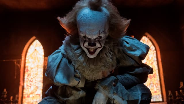 Bill Skarsgård dans Ça