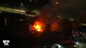Au moins deux personnes sont mortes dans la puissante explosion d'un entrepôt industriel à Houston 