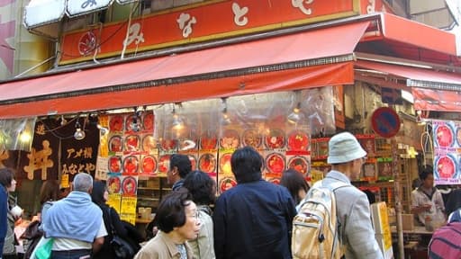 Au Japon, la Golden Week, une semaine de jours fériés, a vu un regain de la consommation. Reste à savoir si cela va durer.