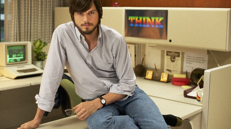 Ashton Kutcher joue le role de Steve Jobs