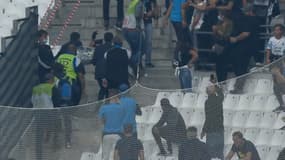 Pablo Longoria monte en tribunes à la rencontre des supporters