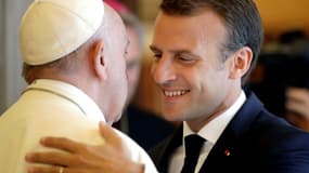 Le président Emmanuel Macron et le pape François, lors d'une visite au Vatican, le 26 juin 2018