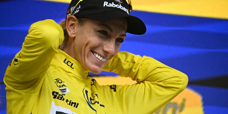 Pauline Ferrand-Prévot enfile le maillot jaune du Tour de France féminin, 3 août 2025