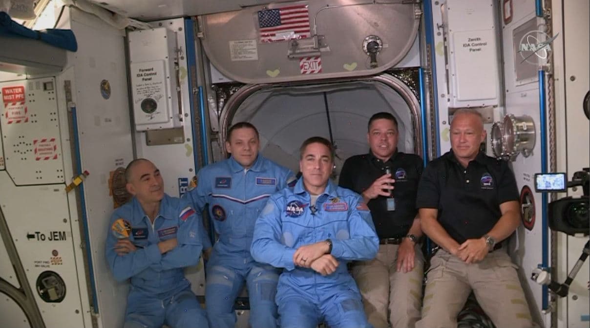 Les cinq occupants de l'ISS Les cinq occupants de l'ISS