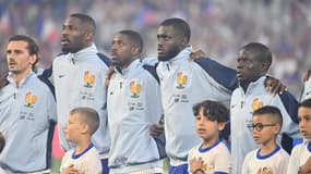Les joueurs de l'équipe de France, ici pendant l'hymne face au Canada, le 9 juin 2024, s'envoleront pour l'Allemagne ce mercredi 12 juin 2024