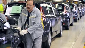 Pierre Moscovici et Arnaud Montebourg proposent que Carlos Ghosn, le patron de Renault, baisse son salaire en période de crise