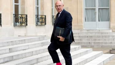 Michel Sapin veut "en terminer avec les petits jeux du Medef".