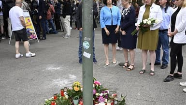 Des fleurs posées sur le lieu de l'accident, à Berlin 
