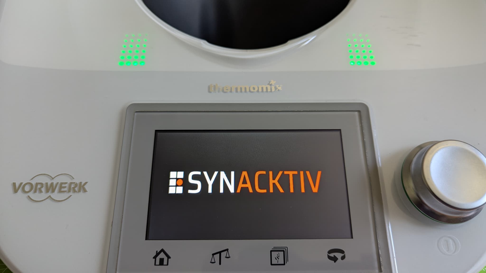 Le Thermomix TM5 piraté par Synaktiv Le Thermomix TM5 piraté par Synaktiv