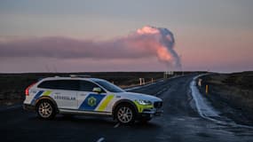 Une voiture de police en Islande, le 14 janvier 2024, à Grindavik. PHOTO D'ILLUSTRATION