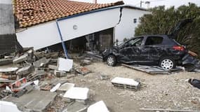 Les associations de sinistrés de la tempête Xynthia en Charente-Maritime, désormais regroupées au sein d'un collectif qui a vu le jour jeudi soir, exhortent le gouvernement à passer de la parole aux actes, au lendemain de la visite de Jean-Louis Borloo da