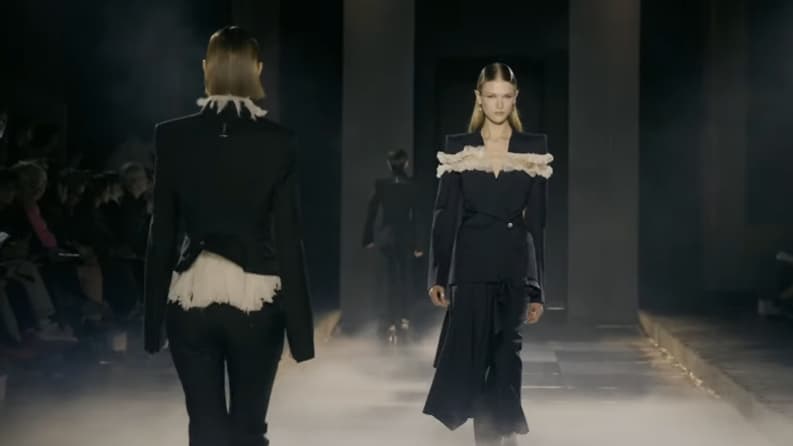 Défilé Alexander McQueen printemps-été 2025