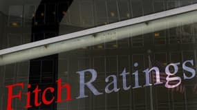 Fitch Ratings a abaissé la note souveraine de la France de "AAA" à "AA+", en lui assignant une perspective stable. /Photo prise le 6 février 2013/REUTERS/Brendan McDermid