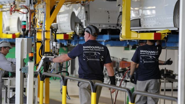 Renault tente de convaincre les syndicats