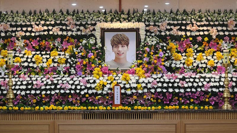 Le portrait de Kim Jong-Hyun, leader du groupe de K-pop SHINee, qui s'est suicidé le 18 décembre.