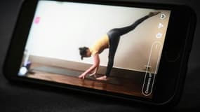 Cours de yoga en ligne en avril 2020 à Paris.