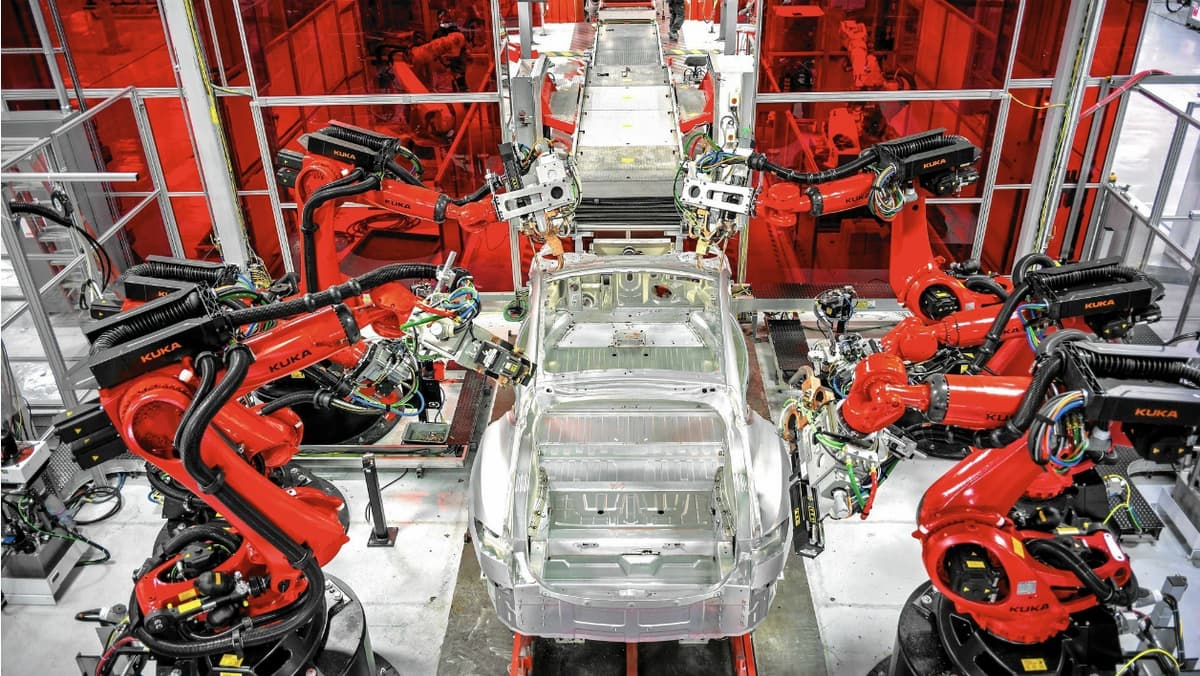 Voici l'impressionnante usine où Tesla fabrique ses voitures