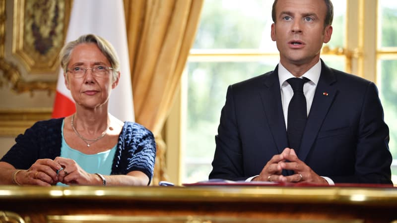 Elisabeth Borne et Emmanuel Macron lors d'une intervention au palais de l'Élysée, le 27 juin 2018.