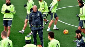 Zinedine Zidane lors de son premier entraînement à la tête du Real.