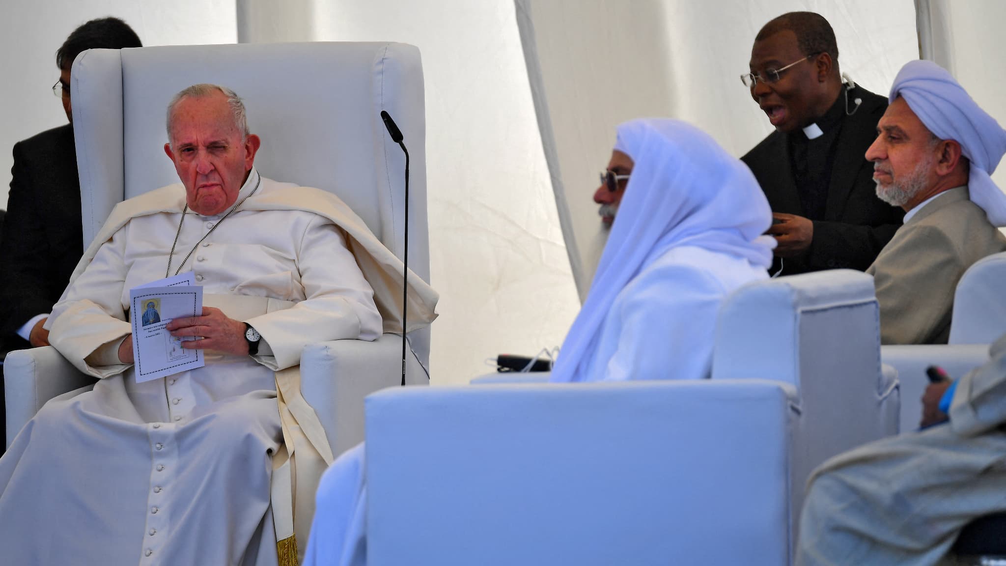 Le pape François lors d'une prière œcuménique dans l'ancienne ville de Ur en Irak, le 6 mars 2021