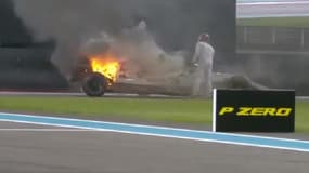 La monoplace de Kimi Räikkönen en feu