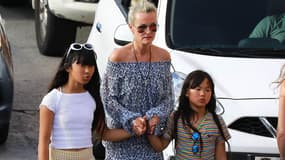 Laeticia Hallyday à Saint-Barth avec ses filles Jade et Joy