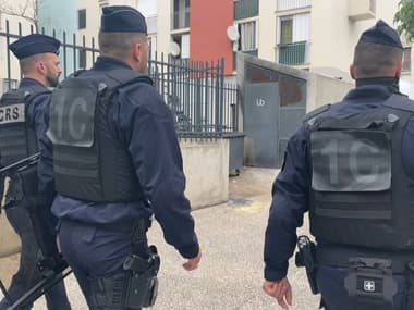 Des CRS déployés dans le quartier des Moulins, à Nice.