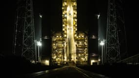 La fusée Ariane 6, lanceur de satellites de l'Agence spatiale européenne (ESA), est vue avant son lancement inaugural au Centre spatial guyanais de Kourou, en Guyane française, le 3 mars 2025.