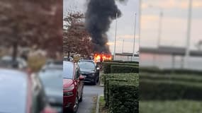 Un bus scolaire a été ravagé par les flammes ce jeudi 14 novembre 2024 à Fécamp.
